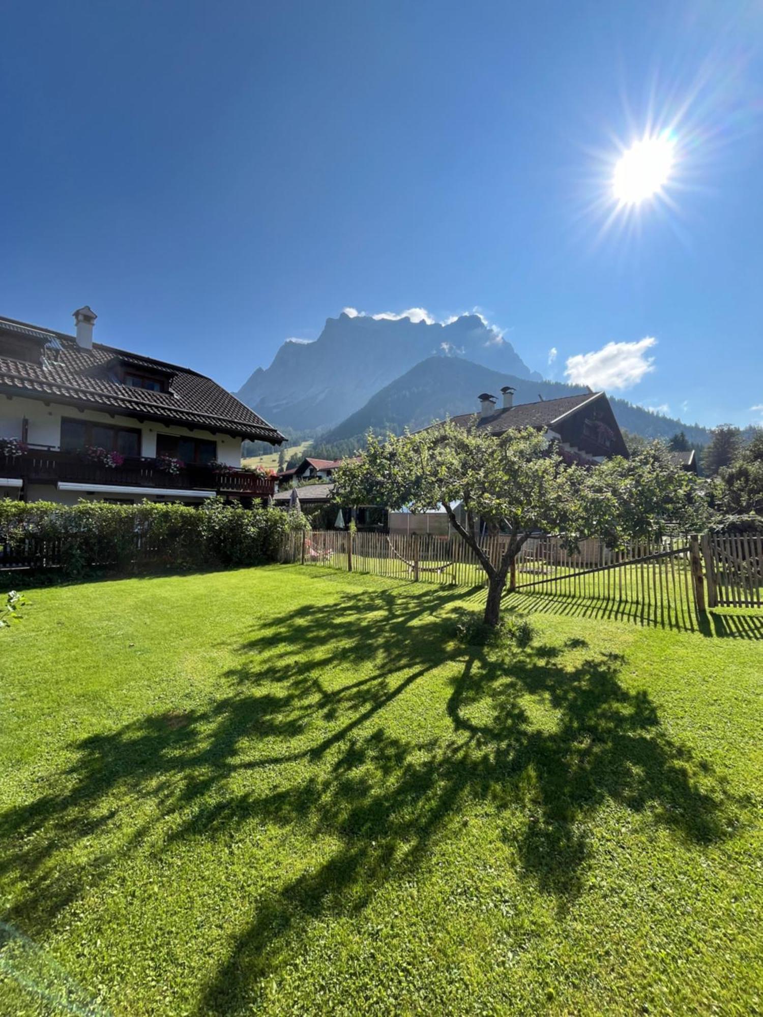 Haus Alpenblume Apartment Ehrwald Exterior photo
