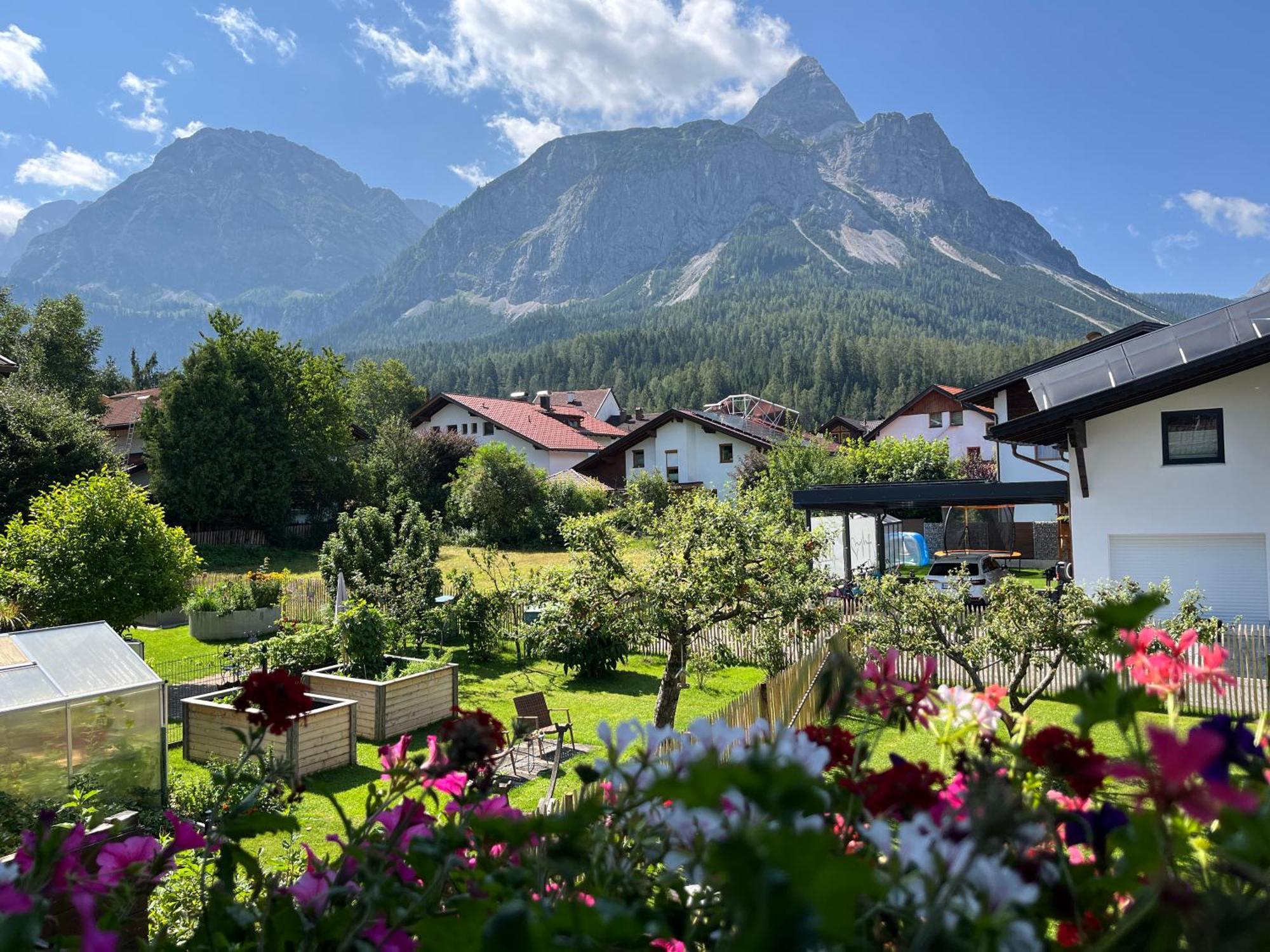Haus Alpenblume Apartment Ehrwald Exterior photo